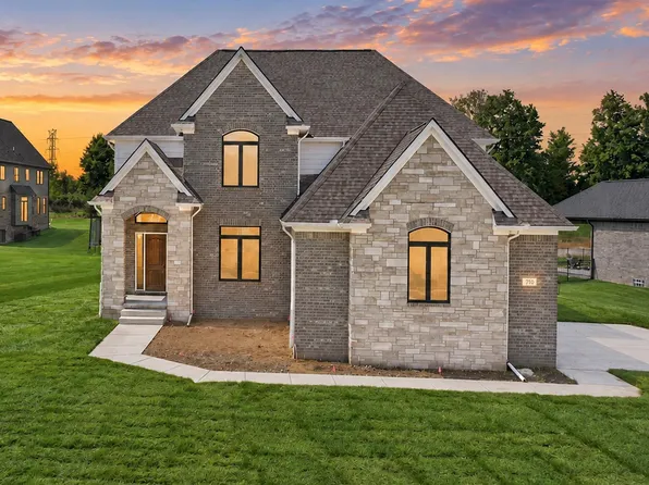 710 Marlayna Dr, Oxford, MI 48371