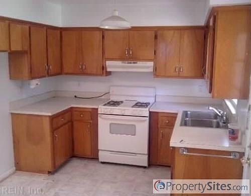 2nd image of 1152 Washington Dr