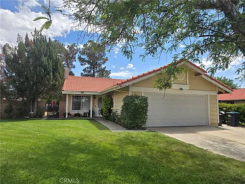 1514 Essex Ln Photo 1