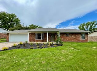 2200 Sandy St, Springdale, AR 72762