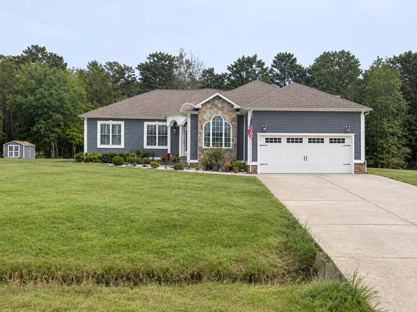 137 Applewood Dr, Moyock, NC 27958