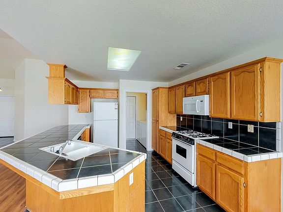 4th image of 2207 S Virmargo St