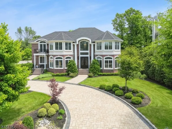 2 Arianna Ct, East Hanover Twp., NJ 07936