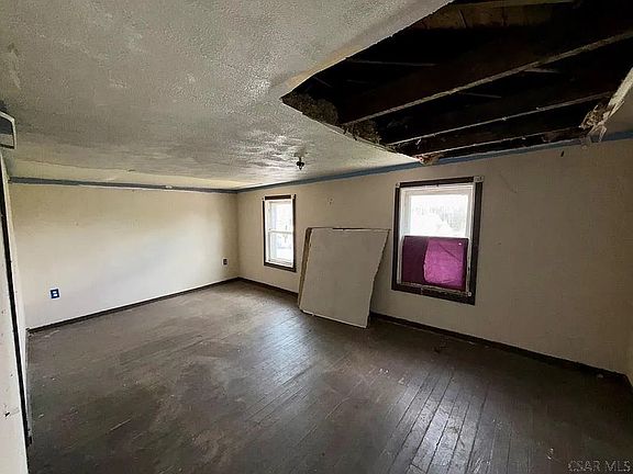 5th image of 431 Finch St