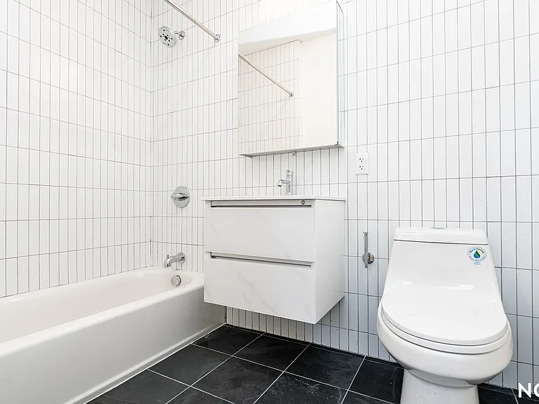 129 Graham Ave #3R — Photo 19