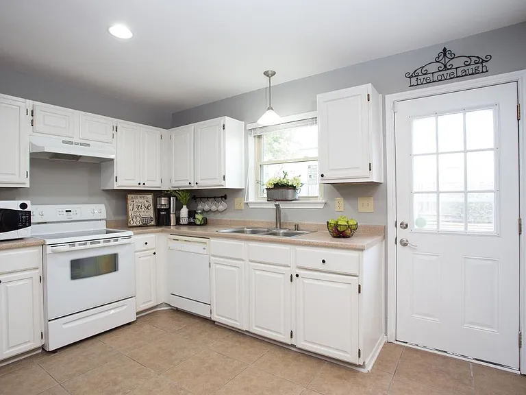 7330 Oswego Dr — Photo 9