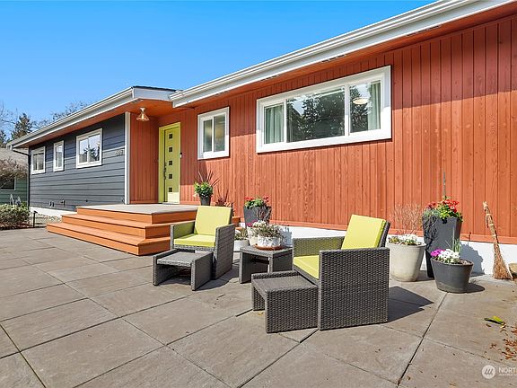 3rd image of 16618 SE 45th Street