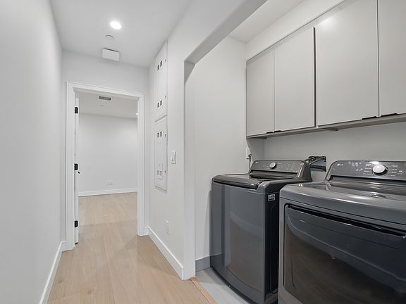 4th image of 8234 1/2 Blackburn Ave