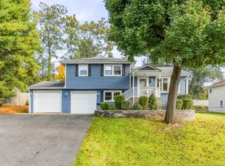 2 Valley View Ter, Suffern, NY 10901