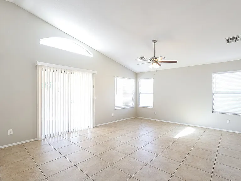 7427 W Tina Ln — Photo 3