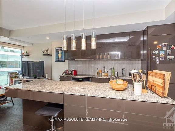 5th image of 101 Queen St #1011