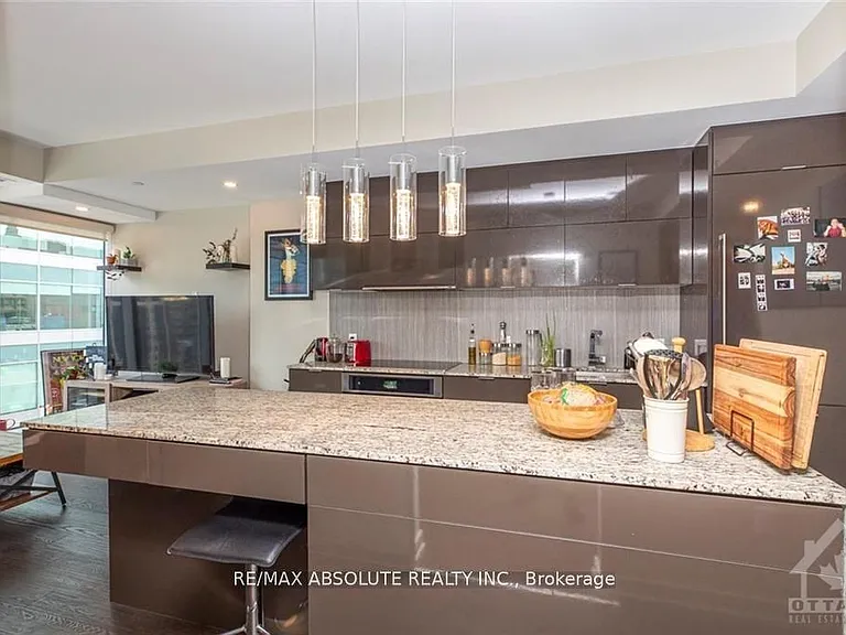 101 Queen St #1011 — Photo 5