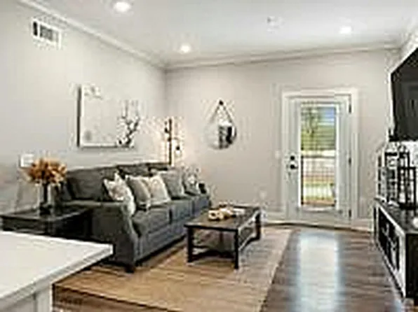 Pointe Grand Town Center