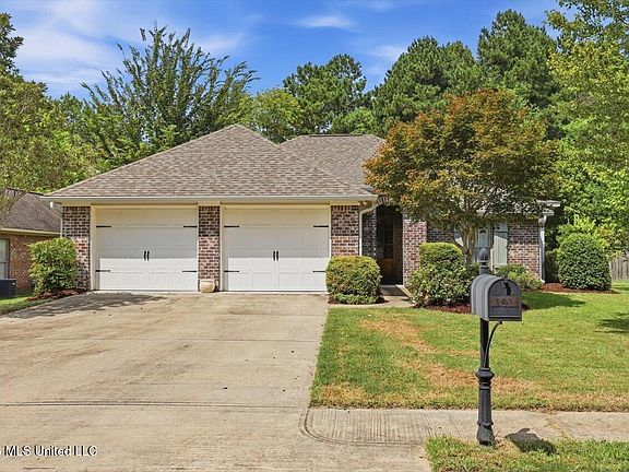 2nd image of 141 Hampton Pl