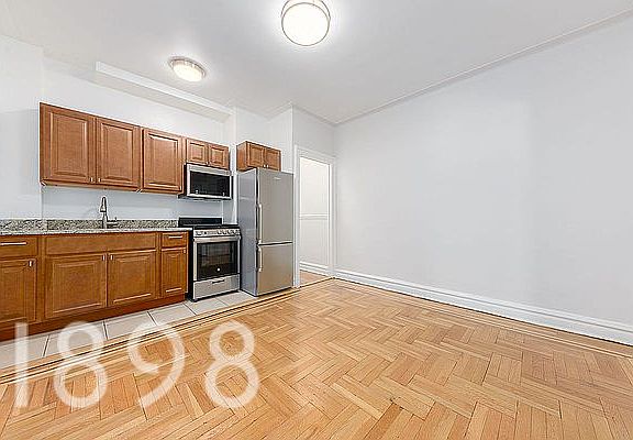 3rd image of 32-52 33rd St #B8
