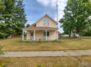 807 E Main St, Vanderbilt, MI 49795