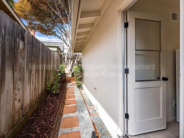 226 Park St — Photo 8