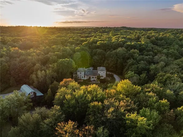 106 Huntinghouse Rd, Glocester, RI 02857
