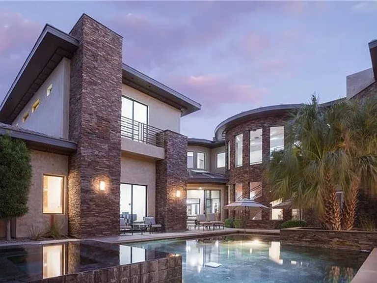 17 Soaring Bird Ct — Photo 1