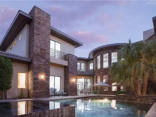 17 Soaring Bird Ct, Las Vegas, NV 89135