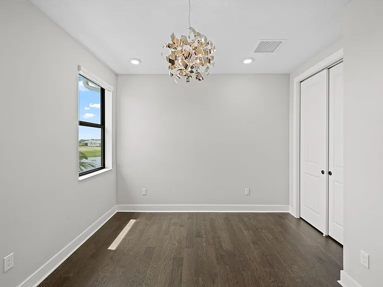 15664 Merritt Dr — Photo 43