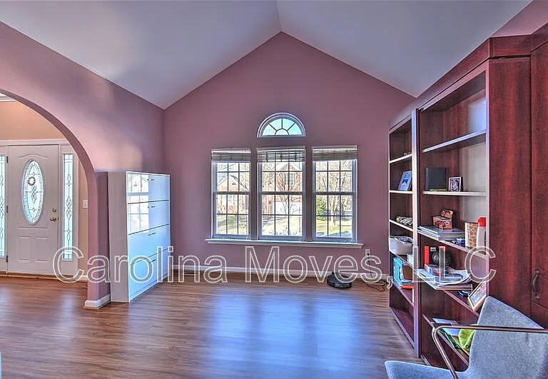 512 S Orchard Farms Ave — Photo 3