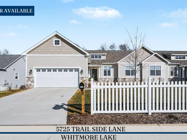 5725 Trail Side Ln, Whitmore Lake, MI 48189