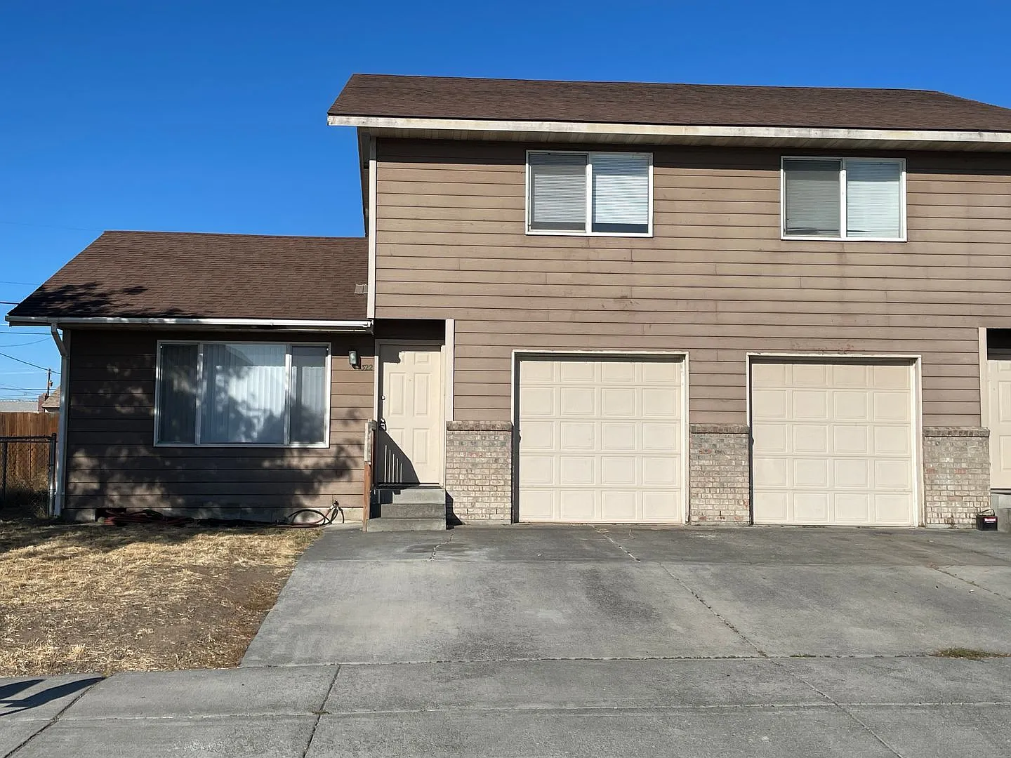 1322 Lakeside Drive — Photo 1