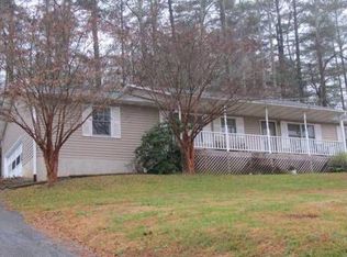 2113 Pleasant Grove Rd, Hendersonville, NC 28739