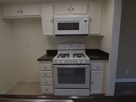 4th image of 12352 Burbank Blvd APT 103