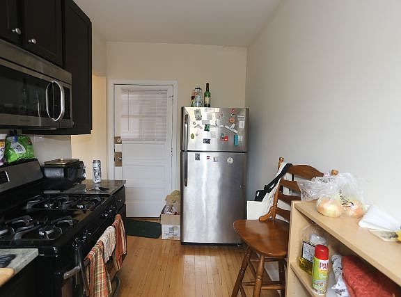 3rd image of 2318 W Granville Ave #02