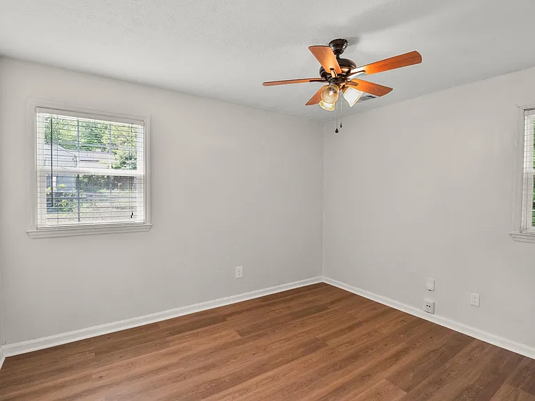 1399 Lockwood Dr SW — Photo 13