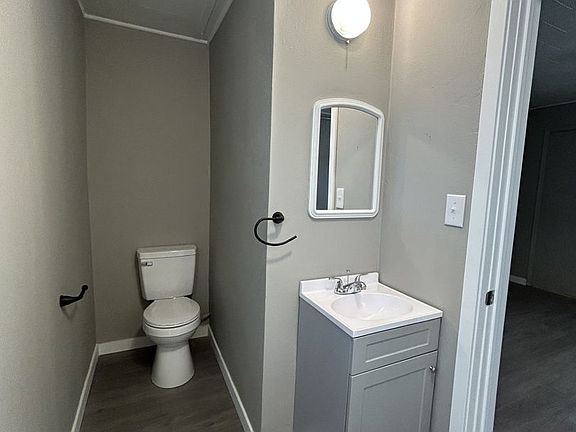 5th image of 2379 Locust Rd APT 3
