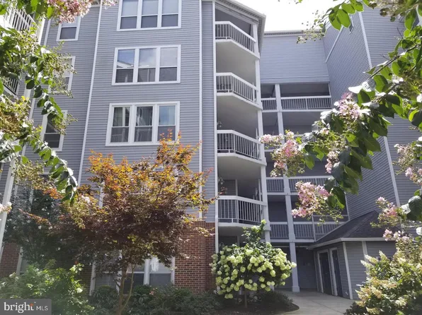 3178 Summit Square Dr #3-B12, Oakton, VA 22124