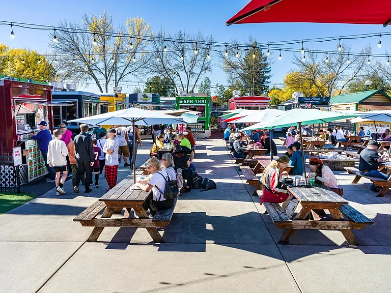 Modera Beaverton is just 0.4 miles from BG's Food Cartel with a variety of delicious food options.