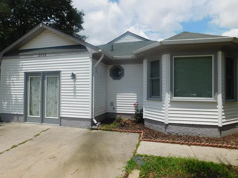 2608 Larchwood Cv — Photo 1