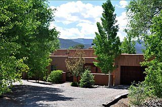 1st image of 215 Mariposa Pl APT 3