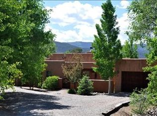 215 Mariposa Pl APT 3, Taos, NM 87571