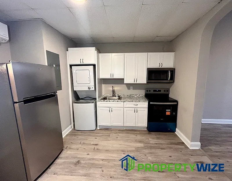 1712 Madison Ave — Photo 3