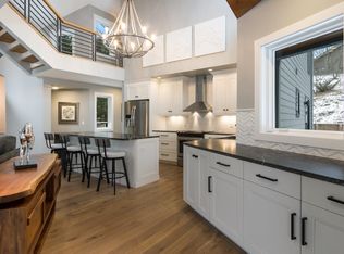 569 Hidden Ridge Dr, Traverse City, MI 49686