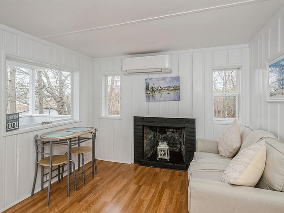 3rd image of 9555 Soundview Ave
