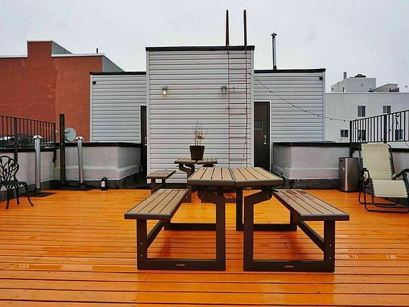 3rd image of 209 Irving Ave #2F