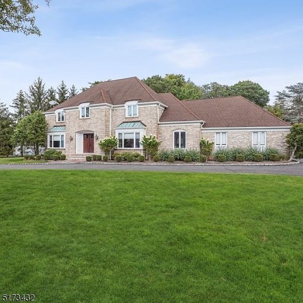1st image of 41 Wildwood Dr