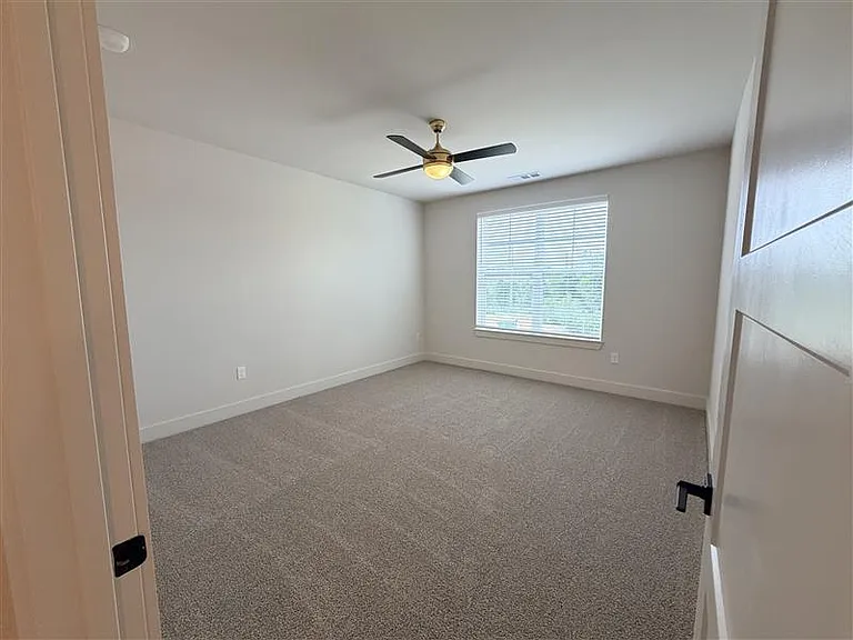 District on the Etowah Apartments — Photo 770