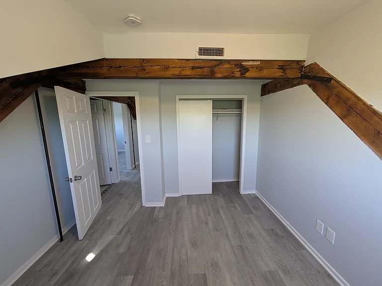 Franklin School Lofts — Photo 13