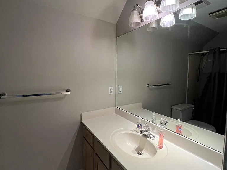 321 Maryland Ave — Photo 11