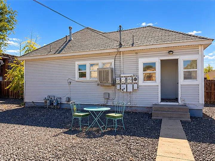 1 bed, 900 sqft, $1,100 — Photo 4