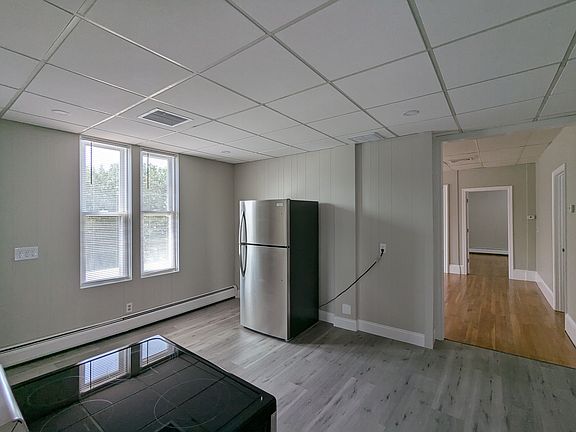 4th image of 684 Park Ave #2