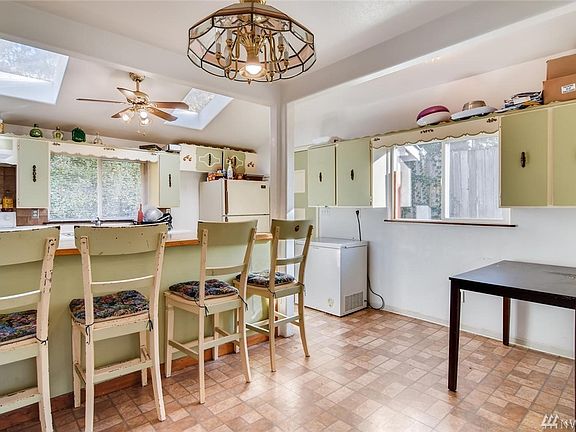 3rd image of 8111 S Park Ave