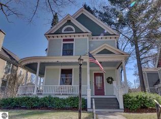 417 5th St, Traverse City, MI 49684